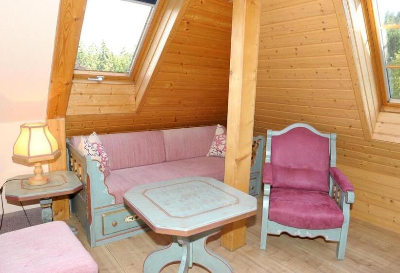 Quarto Triplo Estandar, Sarbacher