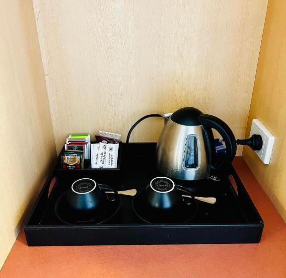 스탠다드 룸 킹사이즈 침대, The Waverley International