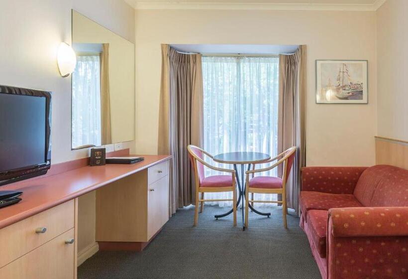 이그제큐티브 룸, The Waverley International