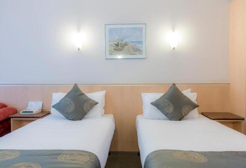 스탠다드 룸, The Waverley International