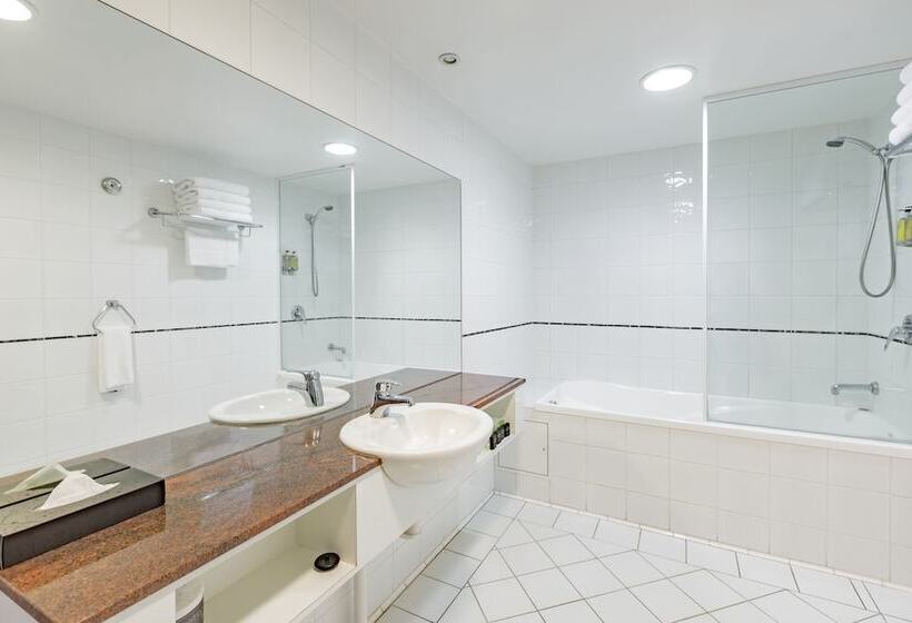 이그제큐티브 룸, The Waverley International