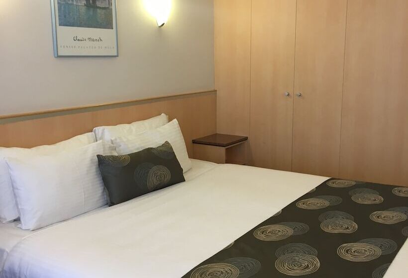 이그제큐티브 룸, The Waverley International