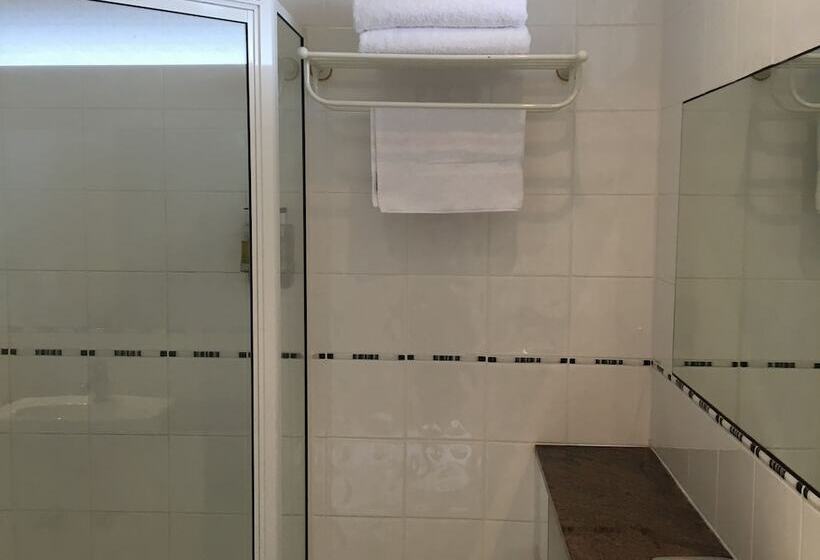 스탠다드 룸, The Waverley International