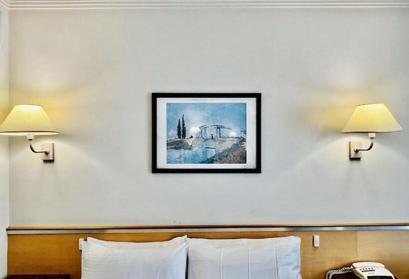 스탠다드 룸, The Waverley International