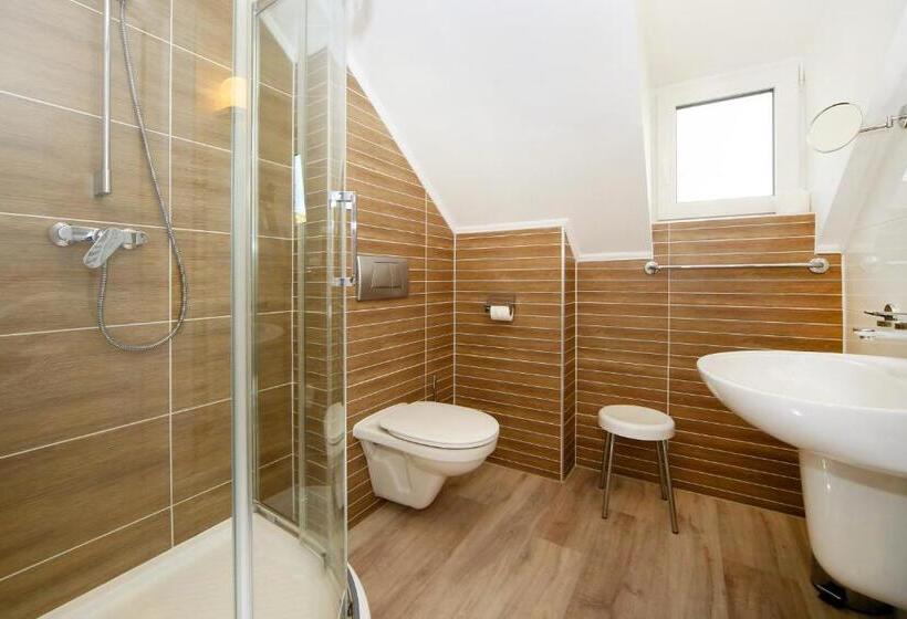 스탠다드 트리플 룸, Várkapu Panzió