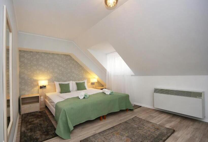 스탠다드 트리플 룸, Várkapu Panzió