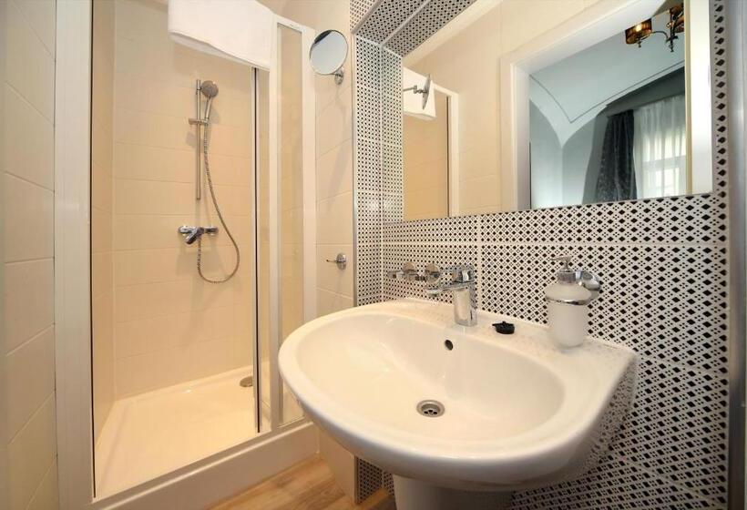 스탠다드 트리플 룸, Várkapu Panzió