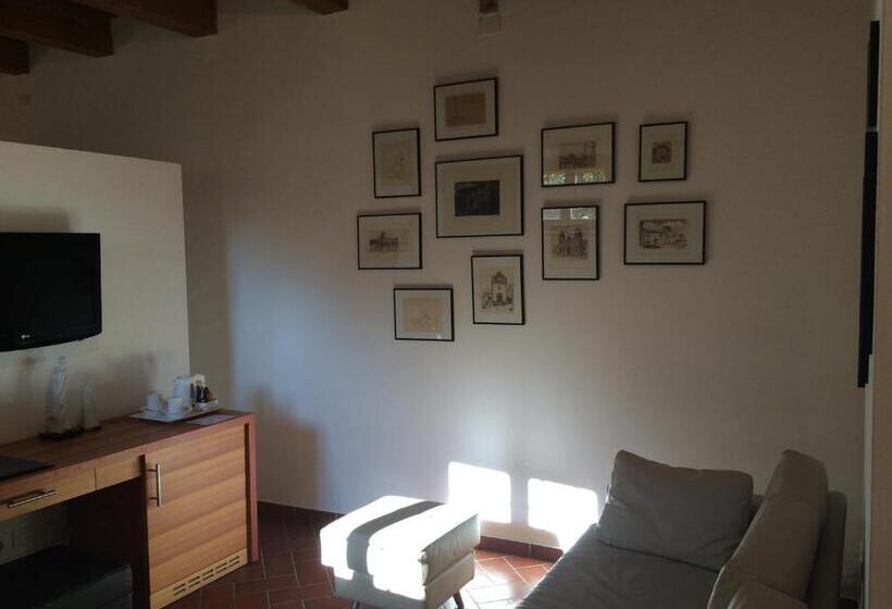 جناح جونيور, Relais Palazzo Lodron