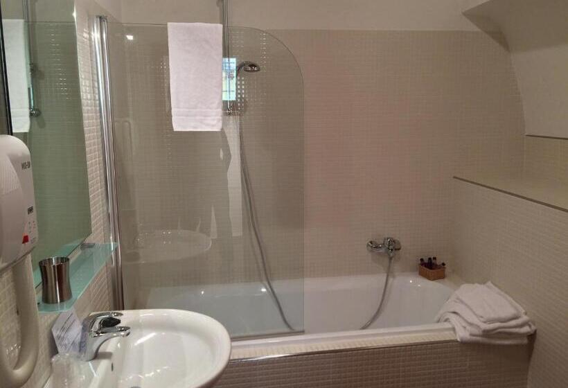 جناح جونيور, Relais Palazzo Lodron