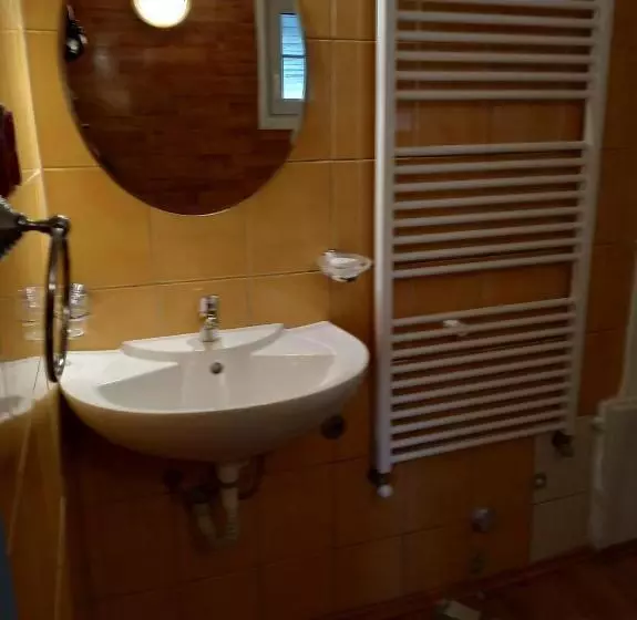 سوییت جونیور, Penzion Villa Marion
