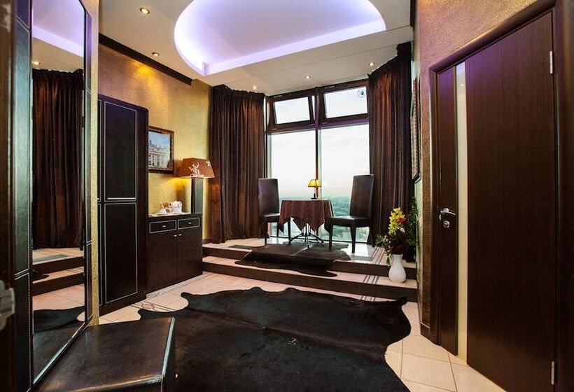 Президентский Люкс, Triumph Palace Boutique Hotel