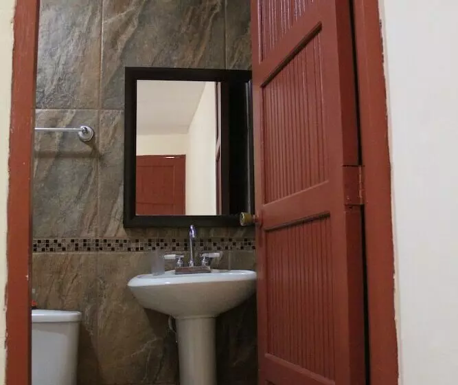 اتاق استاندارد سه نفره, Villa Angelo
