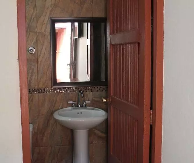 اتاق استاندارد سه نفره, Villa Angelo