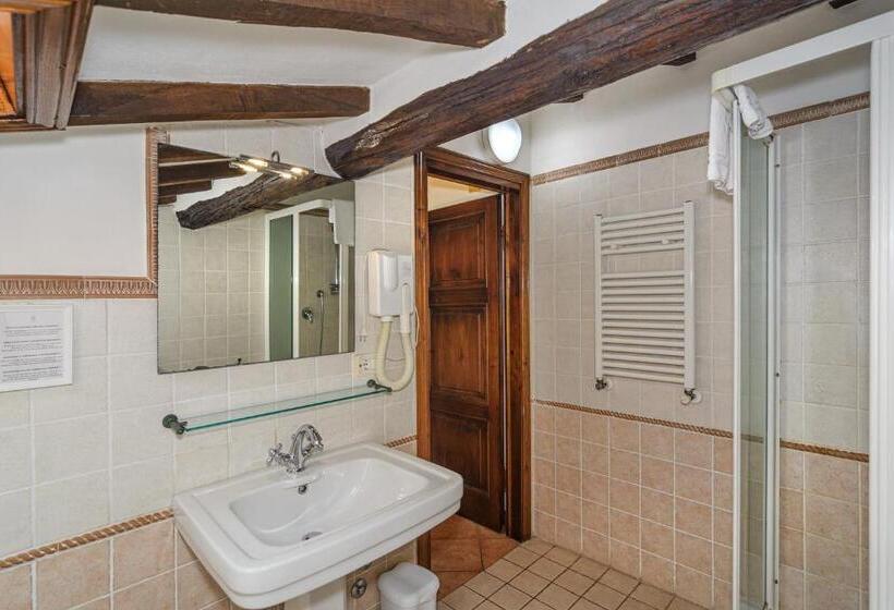 Chambre Quadruple Standard, Villa Cheli