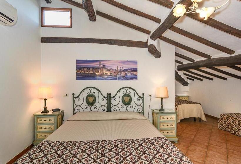 Chambre Quadruple Standard, Villa Cheli