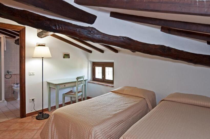 Chambre Quadruple Standard, Villa Cheli