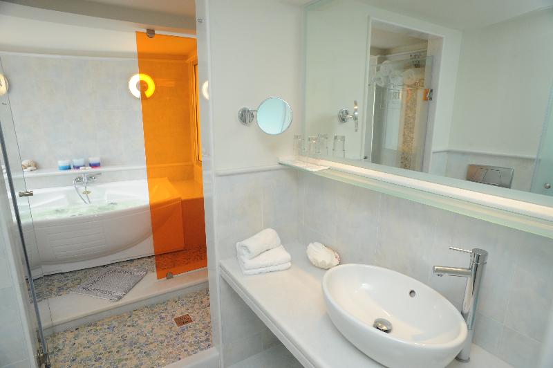 Полулюкс с Балконом, Villa Cheli