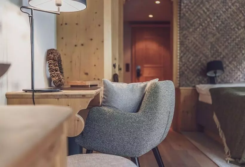 اتاق اکونومی, Seven Alpina Boutique