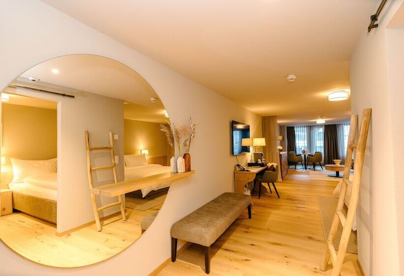 סוויטה משפחתית, Seven Alpina Boutique