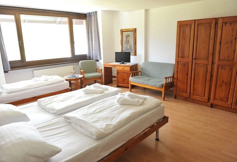 标准三人间, Biker Hotel Al Gallo Forcello