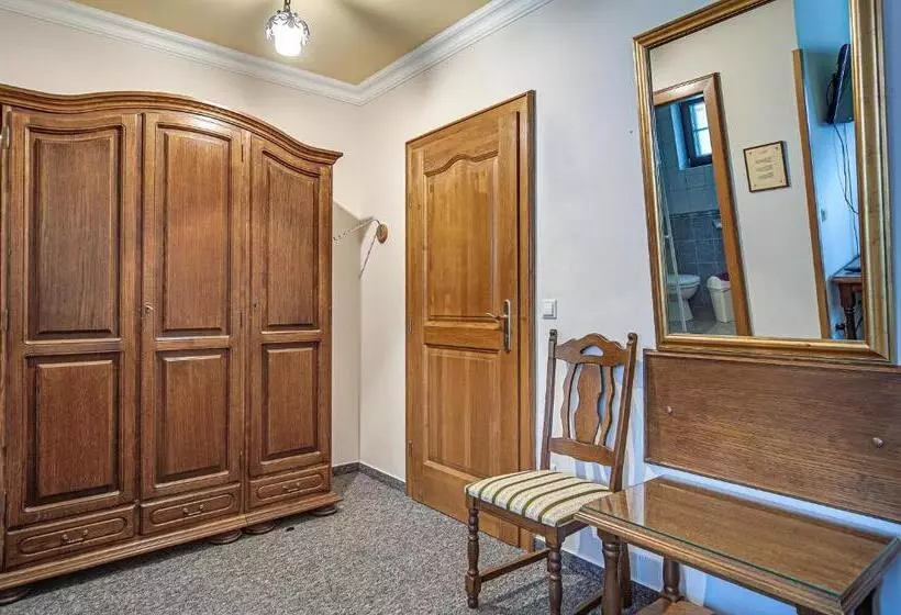 اتاق راحتی سه تخته, Garni Hotel Terano