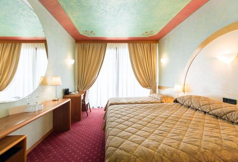 Трехместный Номер Superior, Aquila D Oro Desenzano