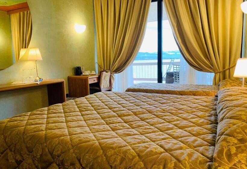اتاق سوپریور سه تخته, Aquila D Oro Desenzano