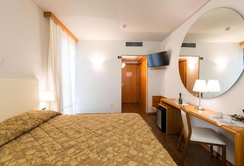 Номер Стандарт с Террасой, Aquila D Oro Desenzano