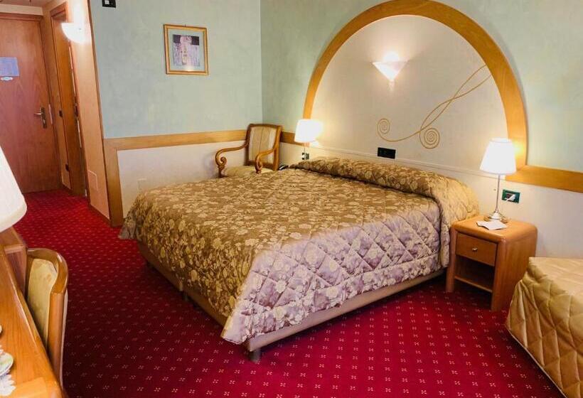 Номер Стандарт, Aquila D Oro Desenzano