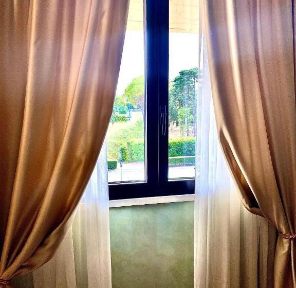 اتاق استاندارد, Aquila D Oro Desenzano