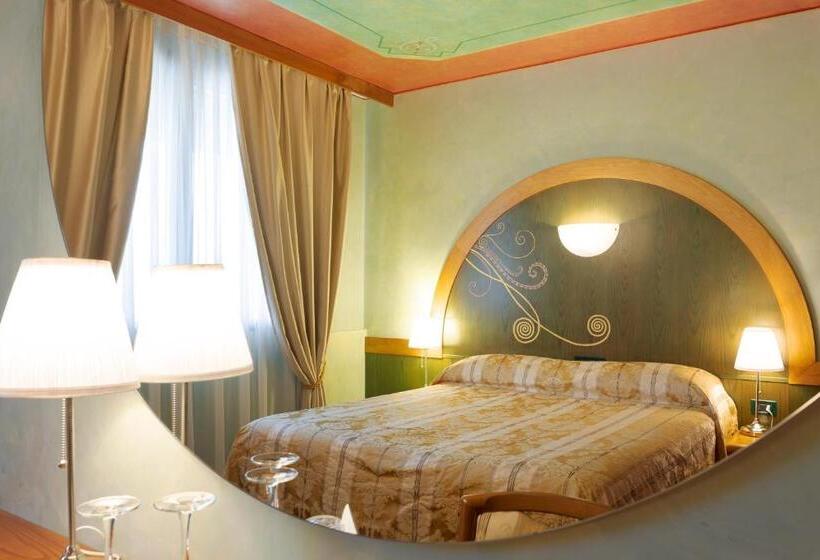 Номер Стандарт, Aquila D Oro Desenzano