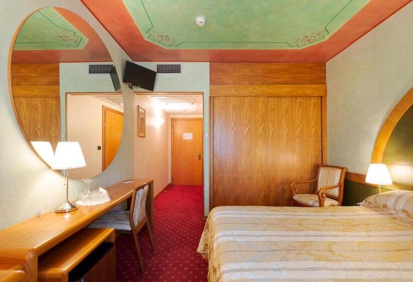 Номер Стандарт, Aquila D Oro Desenzano