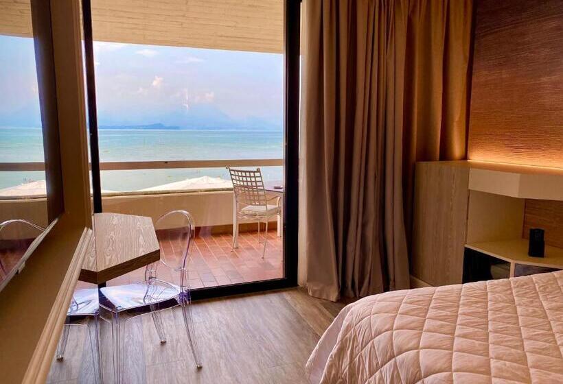 اتاق استاندارد با تخت دو نفره بزرگ, Aquila D Oro Desenzano