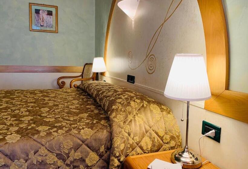 Номер Стандарт, Aquila D Oro Desenzano