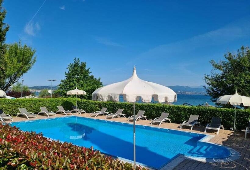 اتاق استاندارد با تخت دو نفره بزرگ, Aquila D Oro Desenzano
