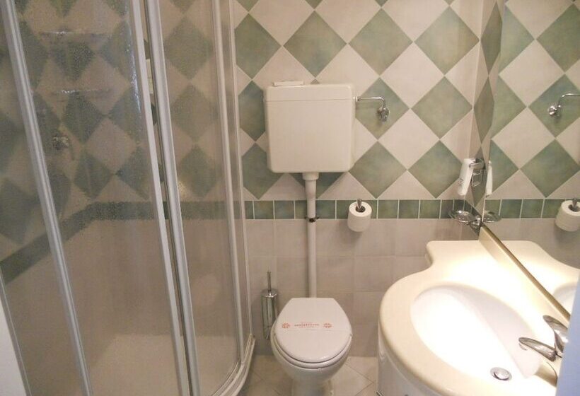 标准单人间, Beau Soleil