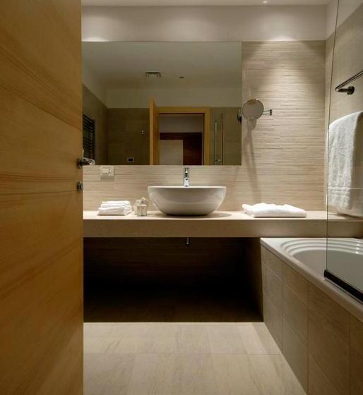 غرفة قياسية ثلاثية, Borgo Ronchetto