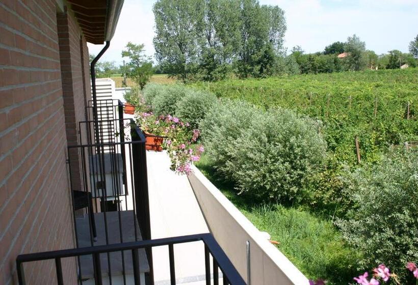 غرفة سوبيريور ثلاثية, Borgo Ronchetto