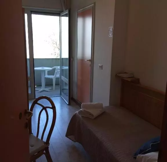 اتاق استاندارد یک نفره, Capri