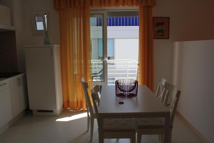 Апартаменты 1 Спальня, Capri