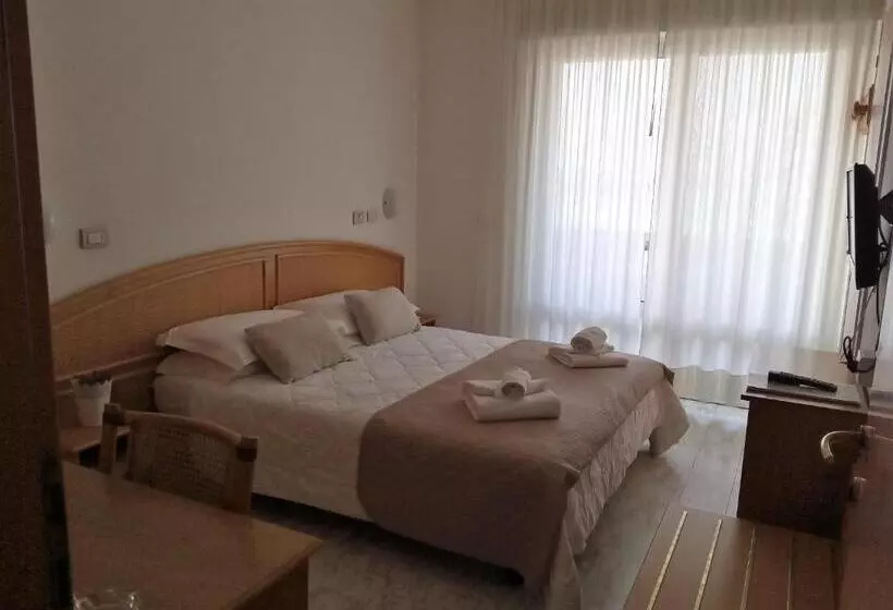 اتاق استاندارد با چشم‌انداز, Capri