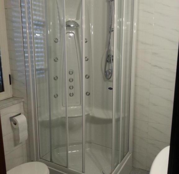 חדר דלוקס, Capys