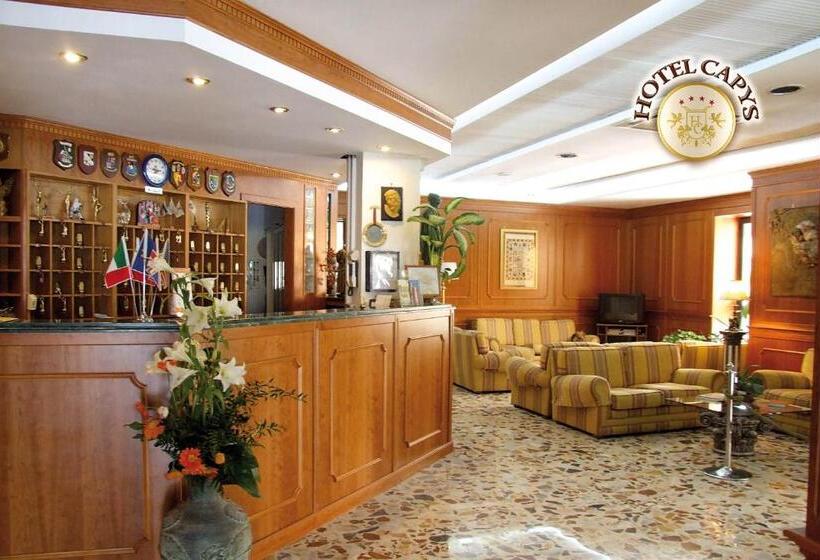 חדר סופריור לשלושה, Capys