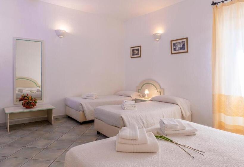 غرفة قياسية رباعية, Cavour