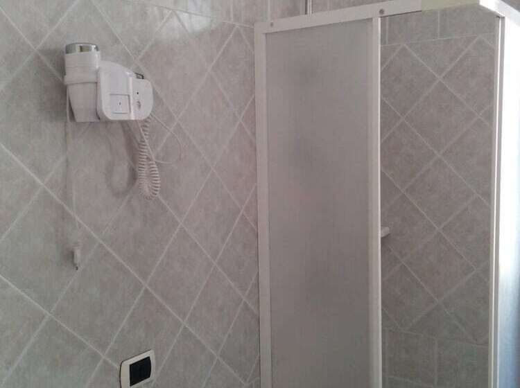 غرفة قياسية فردية, Cavour