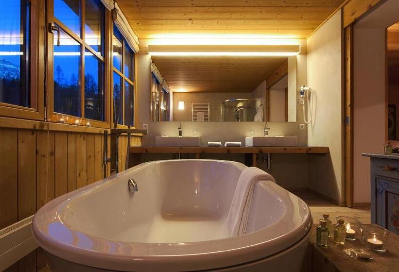 סוויטה דלוקס, Ciasa Salares