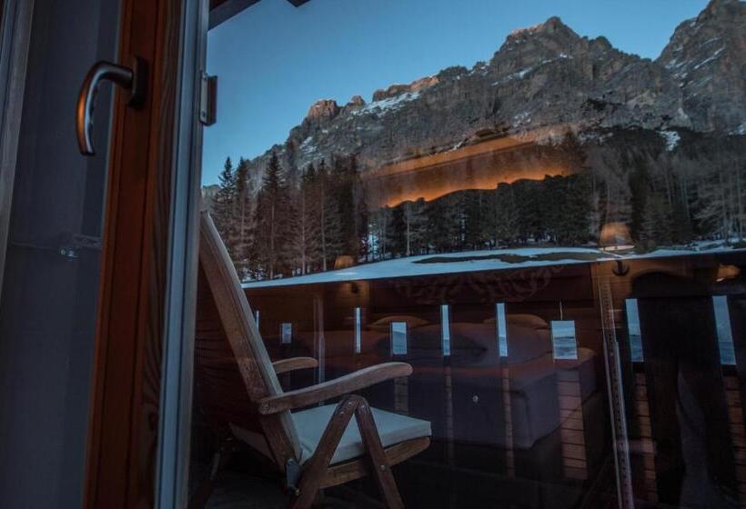 סוויטה דלוקס, Ciasa Salares