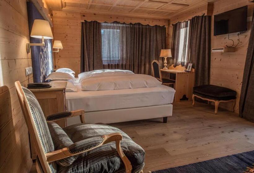 סוויטה דלוקס, Ciasa Salares