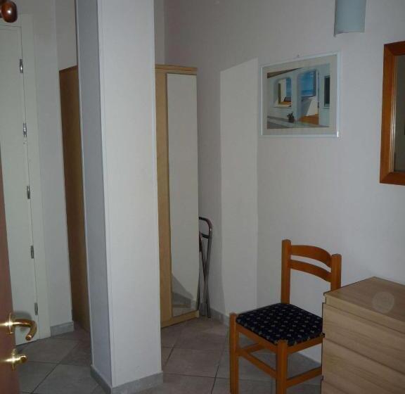 غرفة قياسية فردية, Delle Mimose