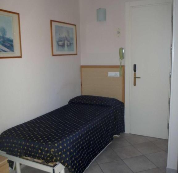 غرفة قياسية فردية, Delle Mimose